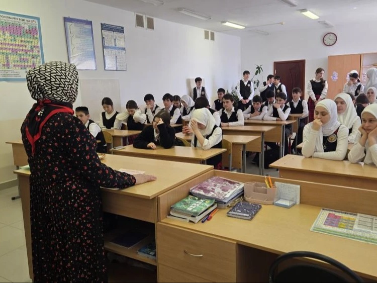 Профориентационная встреча учащихся 9-х классов с представителями Назрановского колледжа электроники и социологии (НКЭС)..